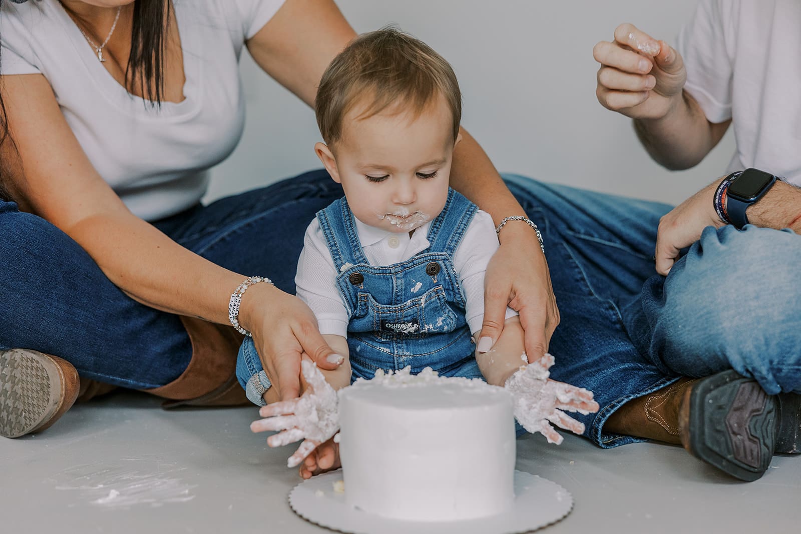 A baby during his cake smash sessions.