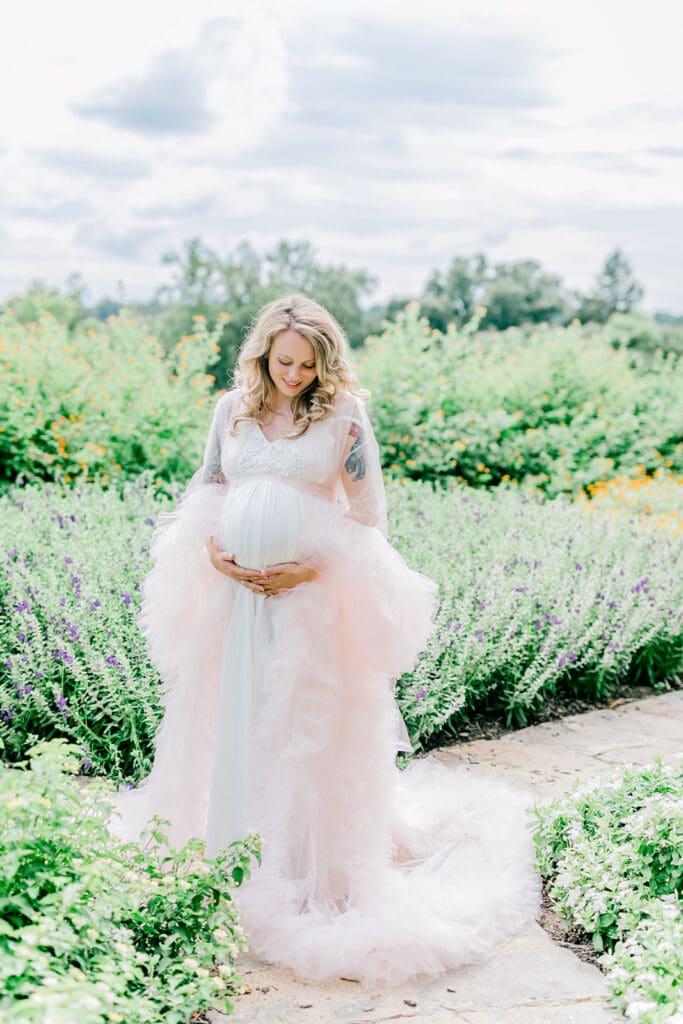 Maymont is the perfect Richmond outdoor portrait spot for maternity photos.