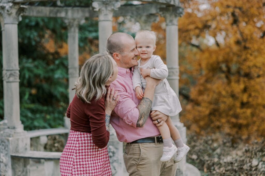 An outdoor Richmond family photo session at Maymont Park